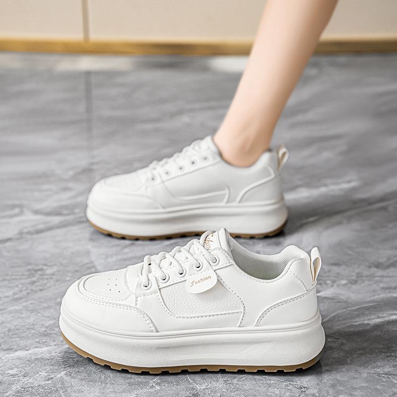 2025 spring women's shoes new breathable little white shoes women's Korean version versatile thick-soled heightening sports and leisure boar