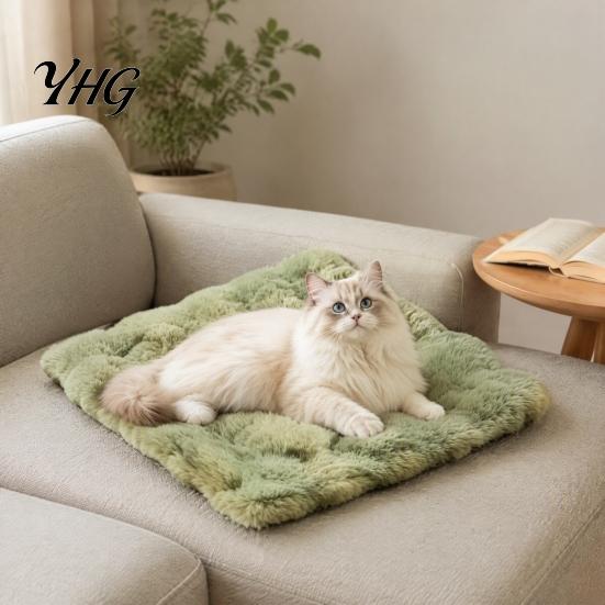 Cozy Pet Bed for Cats Faux Fur Mat, Soft Warm Cat Sleeping Pad with Non-slip Bottom, Plush Mat Kennels Self-Warming Fuzzy Dogs Cats, Machine Washable
