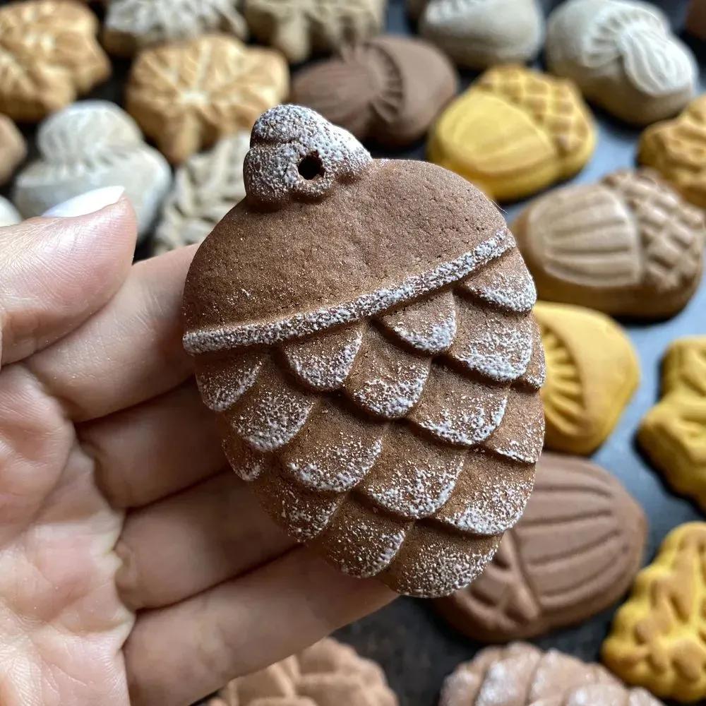 Round Baking  10cm x 15cm  Wooden Cookie Press