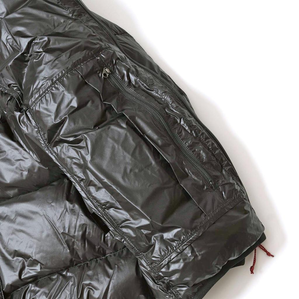 Куртка с капюшоном Mountain Lodge Down КУРТКА С КАПЮШОНОМ MOUNTAIN LODGE DOWN КУРТКА С КАПЮШОНОМ Черная M [Nanga] Мужская