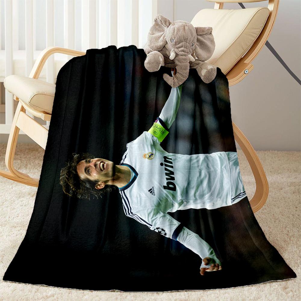 Player Celebrates Victory Moment Blanket Warmthful Decor Suitable for Picnics Office Chair Bed for All Occasions Modern Style