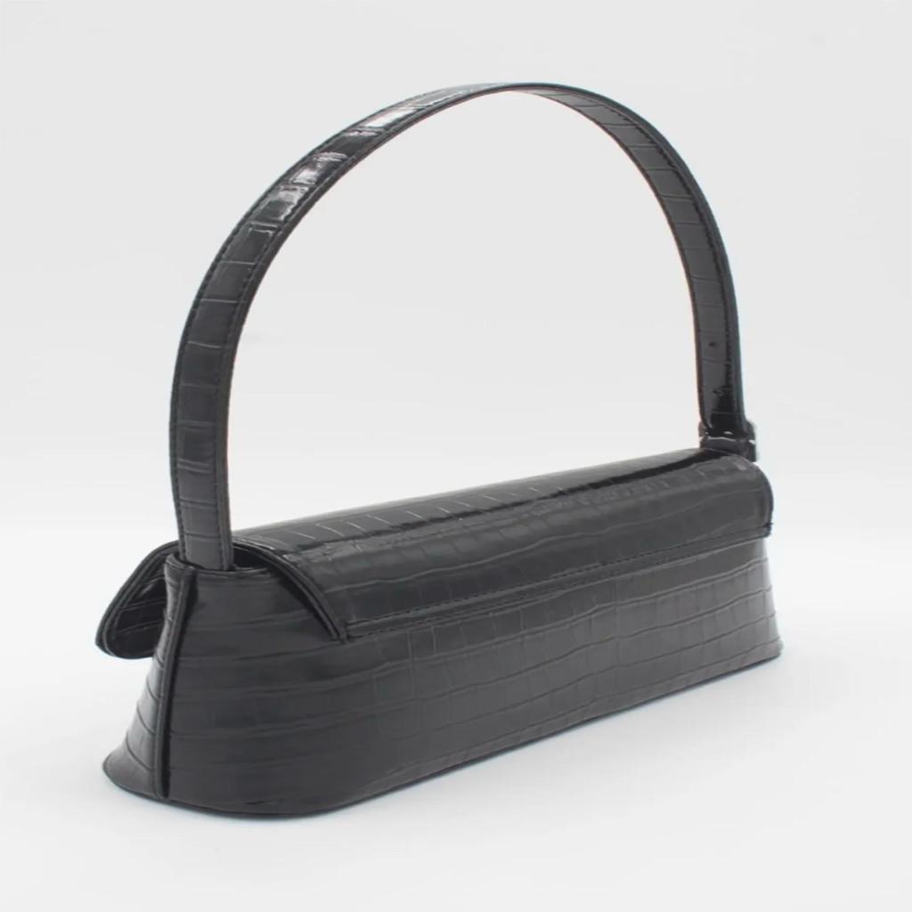 Женская черная сумка через плечо на молнии с крокодиловым узором
