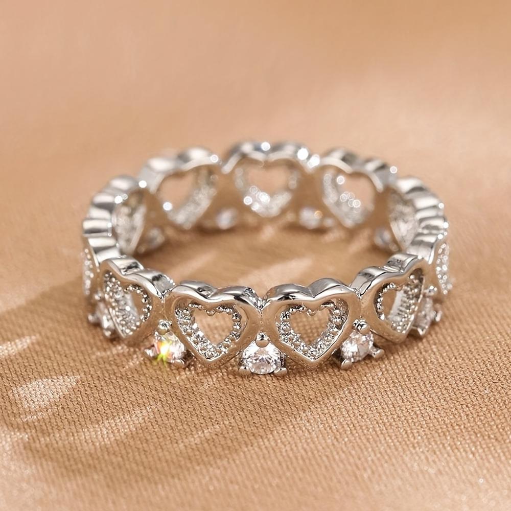 Hollow Hearts Finger Rings for Women Gold Color Available Daily Wear Exquisite Female Accessories Girls Gift Fashion Jewelry