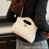 2025 New Women's Shoulder Messenger Bag Ins Korean Version of Xiaoxiangfeng Chain Hand Bag Fashionable Versatile Women's Bag