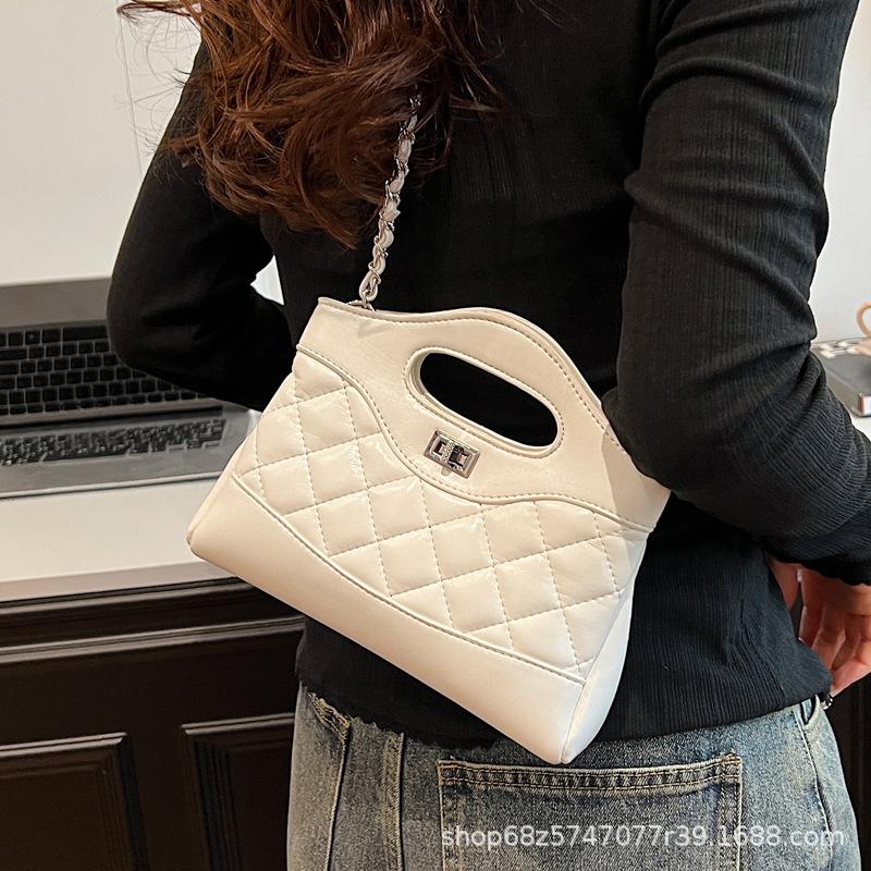 2025 New Women's Shoulder Messenger Bag Ins Korean Version of Xiaoxiangfeng Chain Hand Bag Fashionable Versatile Women's Bag