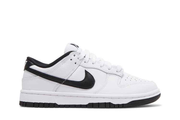 Женские кроссовки Nike Dunk Low Белые Черные (2022) (Женский) Белый черный