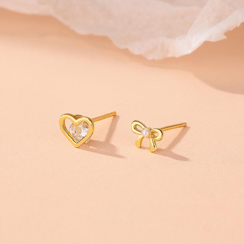 Милые асимметричные серьги-бантики Love для женщин