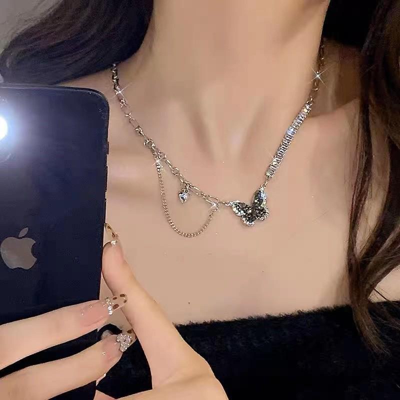 Men's Hip-Hop M Pendant Necklace: Trendy Cuban Chain In Titanium Steel, Stylish and Minimalist Design.