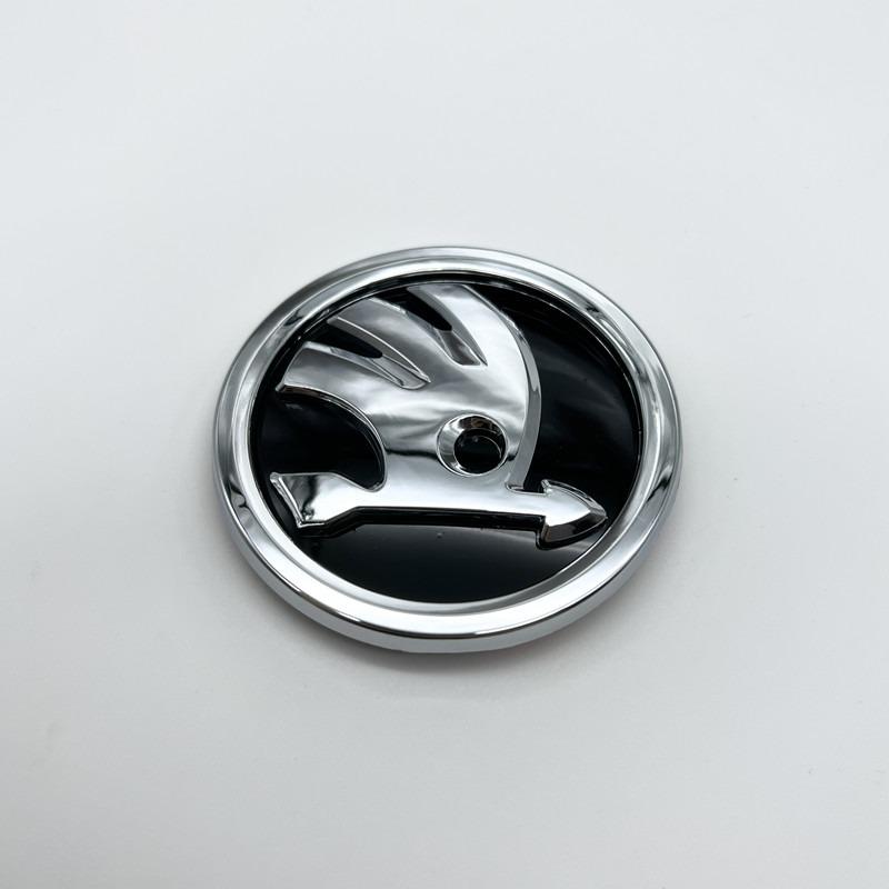 2025 Новый 80/90/100 мм 3D логотип Автомобильная решетка переднего капота Наклейка-значок эмблемы заднего багажника Для Skoda Fabia Rapid Superb Octavia a7 Kodi