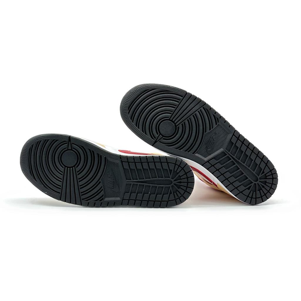 554724-201 Nike Air Jordan 1 Mid Оникс Бежевый Светло-Карри Кардинально-Красный