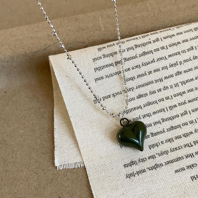 Small Drop Oil Love Peach Heart Pendant Necklace Women'S Simple High-End Sense Fashion Trend Versatile Neck Chain Sweater Chain