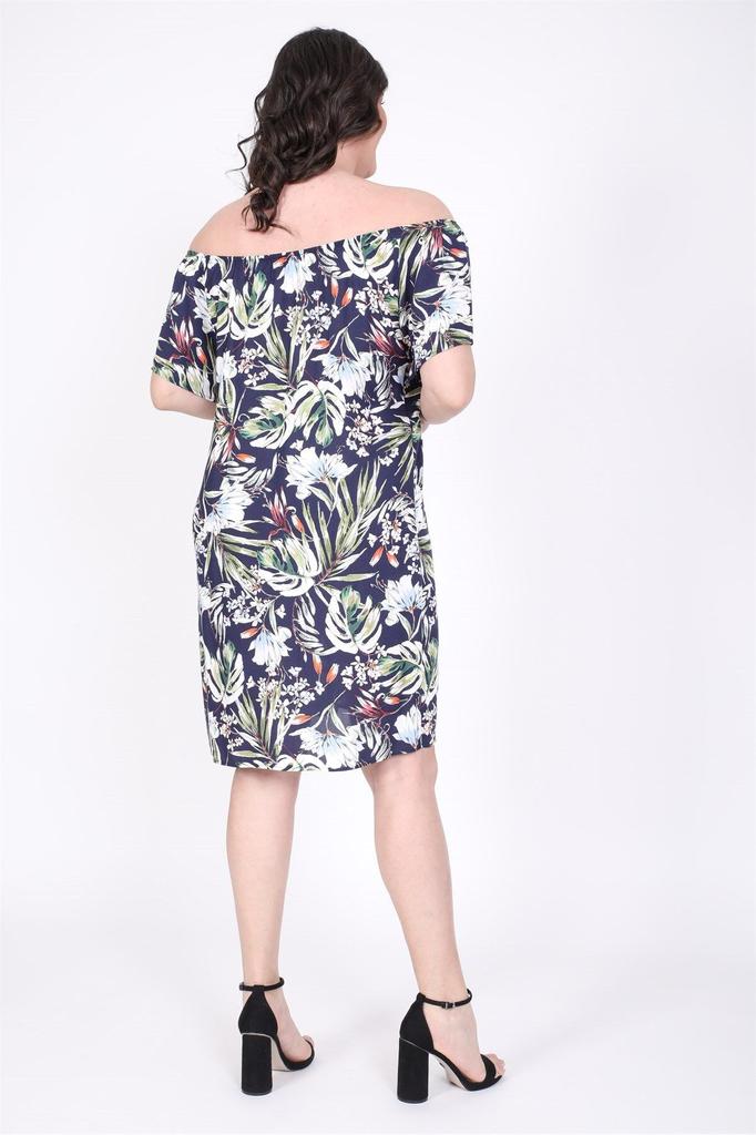 Женское платье большого размера с глубоким вырезом на плечах и рюшами