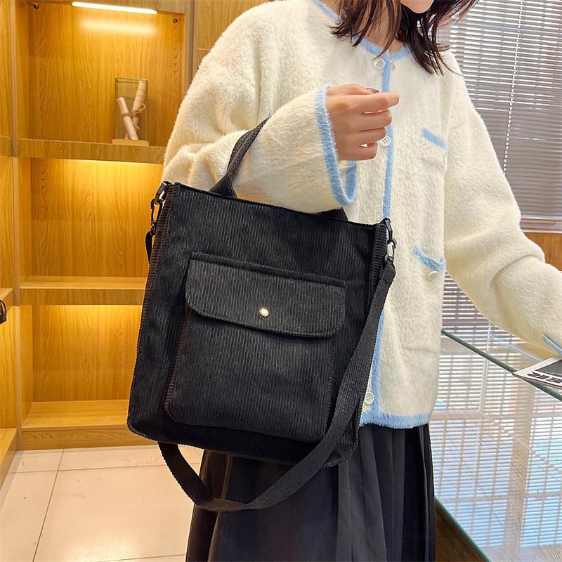 Minimalist Japanese Style Canvas Shoulder Bag For College Students With Zipper Closure