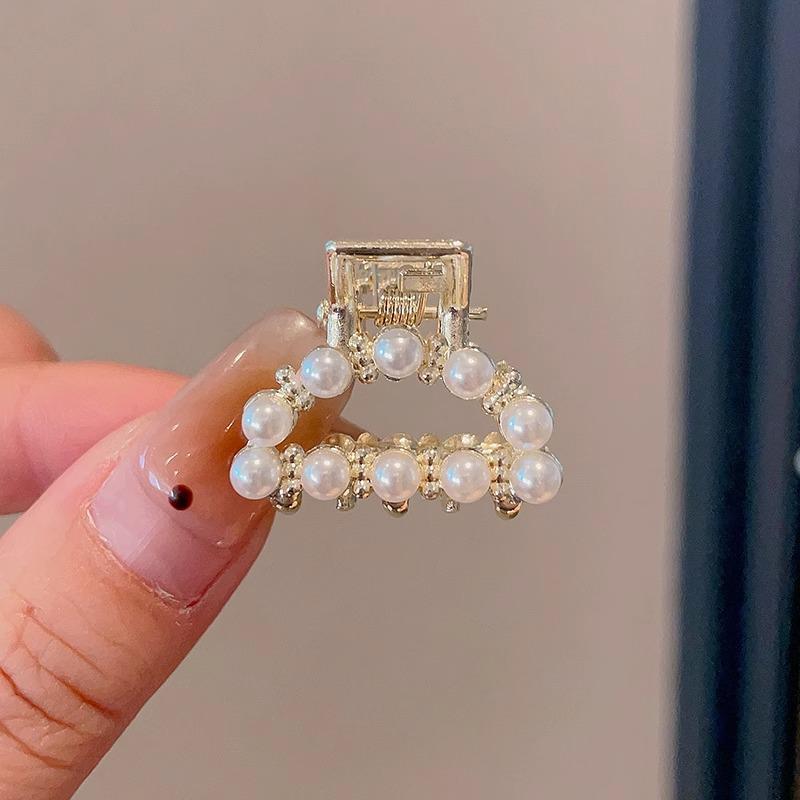 2025 Жемчужная заколка-краб для волос для женщин - Элегантный осенне-зимний аксессуар для волос для челки и боковых укладок