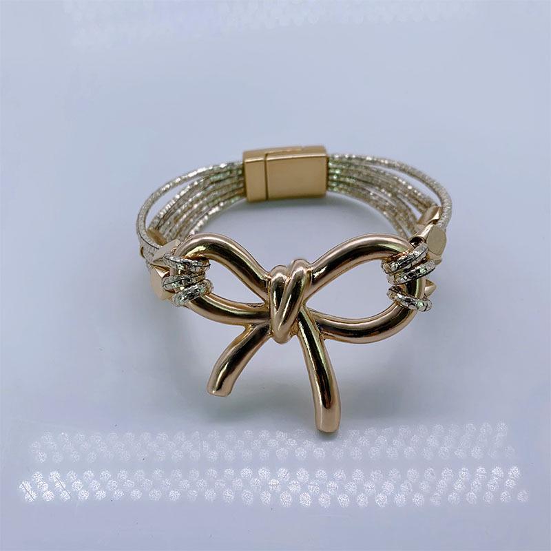 Трендовый европейский и американский кожаный браслет с магнитной пряжкой-бантом - Модные женские украшения на Рождество