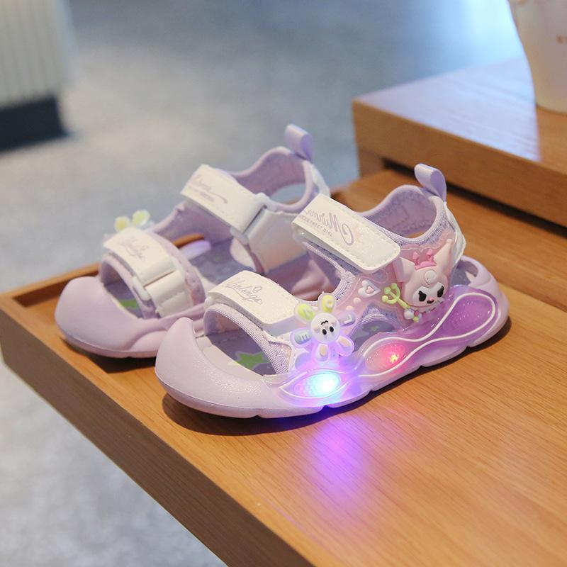 New summer sandals with soft soles and light-up features, designed as cartoon beach shoes for girls2One5Summer princess shoes to prevent kicking