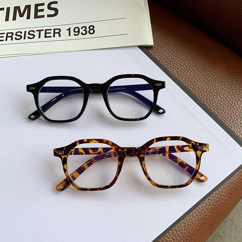 Анти-синие очки, простые плоские очки для женщин, модных и трендовых людей. Близорукость можно сочетать с очками с оправой в форме градусной линзы.