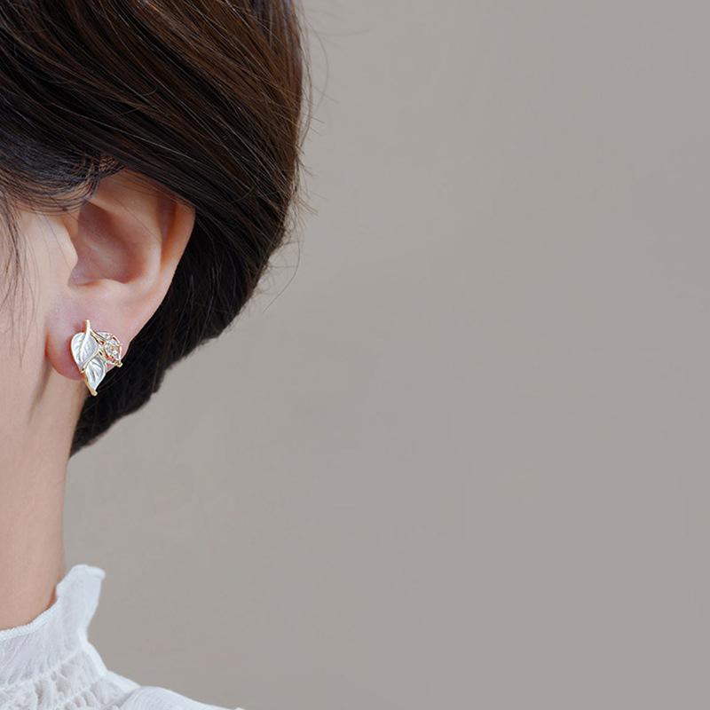 Синие Уникальные Серьги-Листья для Женщин 2024 Новая Мода Нишевый Дизайн Нежные Серьги-Пуссеты Темперамент Легкая Роскошь Циркон Подарки