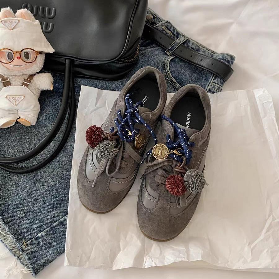 Корея увеличивает высоту на 3 см~ модные контрастные шнурки круглый носок шишка повседневные туфли для моральной подготовки женские осень 2025 новая повседневная обувь