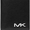 Michael Kors MK Cooper Двойной Складной Держатель для Карт с Текстурой и Серебряным Логотипом Мужские Аксессуары Черный 36H3LCOD1B-BLACK