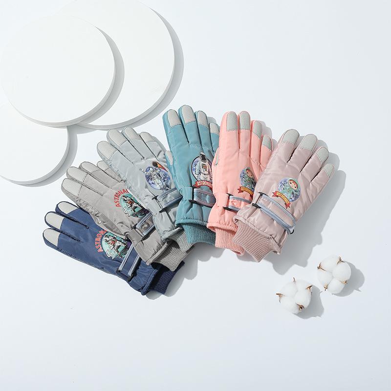 Детские лыжные перчатки для сохранения тепла