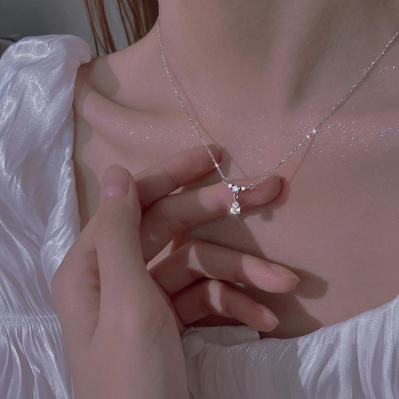 Ожерелье с каплями воды Женское легкое роскошное нишевое дизайнерское чувство темперамента Повседневная цепочка для ключей на работу