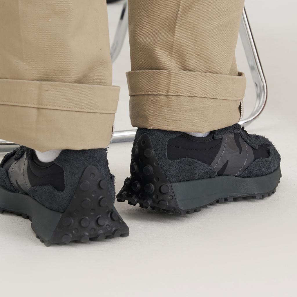 New Balance 327 Phantom Magnet Unisex Sneakers Black U327WCD