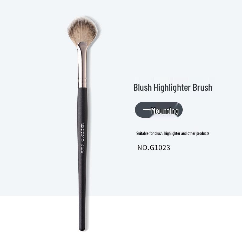 GECOMO Soft Bristle Blush & Highlighter Brush for Easy Application - Ideal for Beginners