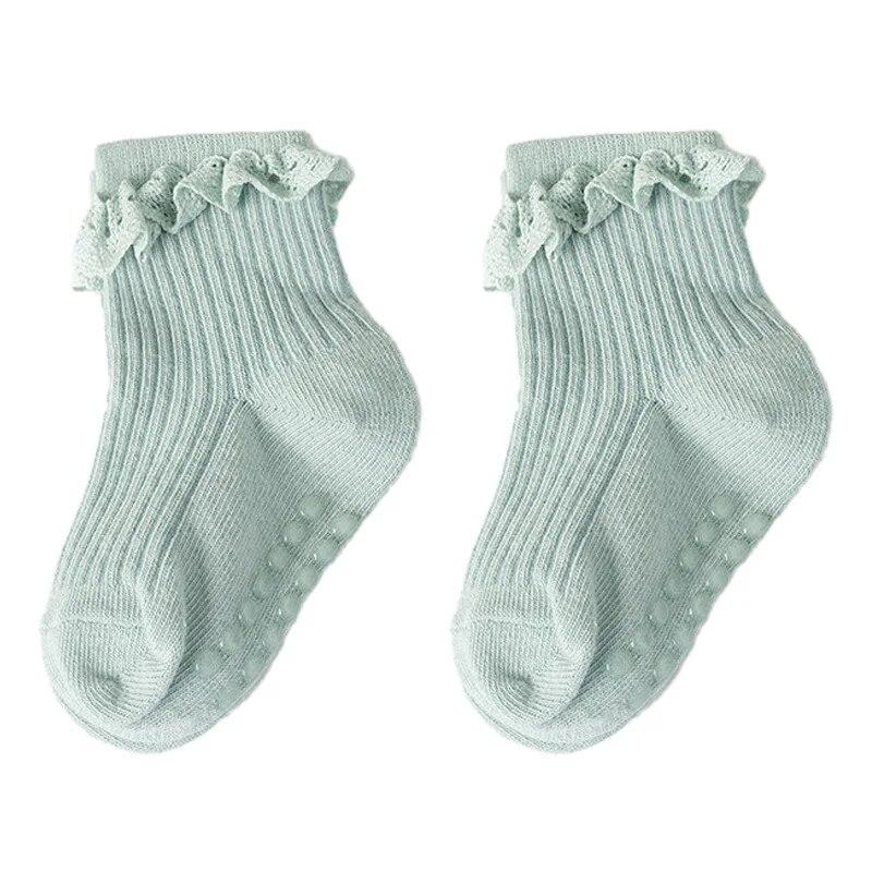 Сладкие кружевные носки для девочки, противоскользящие, с клейкими точками, однотонные, хлопковые, для младенцев, дышащие, детские носки для пола