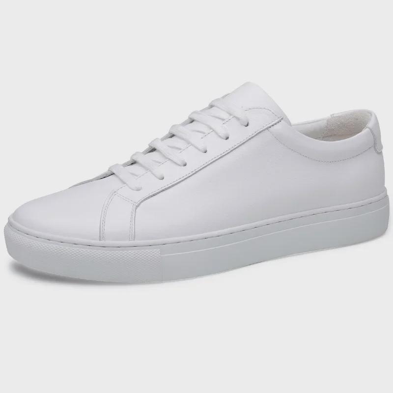 Мужские белые кроссовки в европейском стиле из натуральной кожи — модная повседневная обувь на толстой подошве