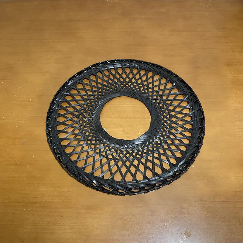 Коническая шляпа, сплетенная вручную из бамбука: Настенное искусство и аксессуар для танца в стиле древнего уся