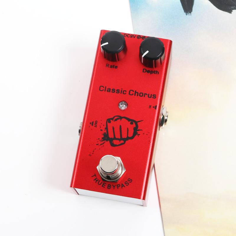 Компактная педаль эффектов для электрогитары: 10 эффектов, включая эквалайзер, дисторшн, овердрайв, фузз, хорус, симуляцию и задержку.