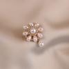 Flower Anti-glare Brooch High-end and Light Luxury Pearl Anti-glare Clasp Versatile Brooch Elegant and Refined Brooch