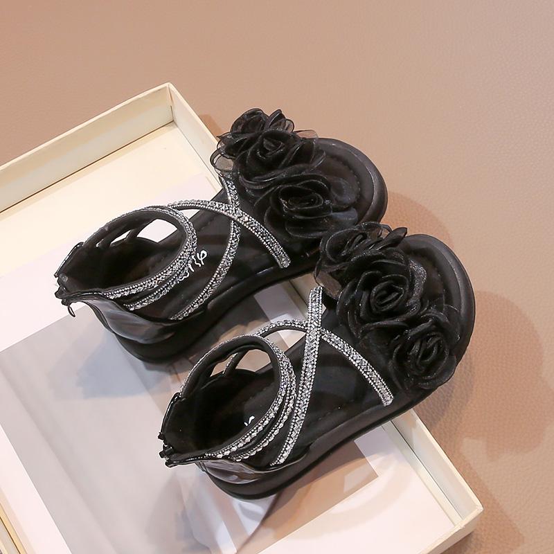 Сандалии принцессы для девочек с цветами, летняя мода, детская обувь со стразами, мягкая подошва, гладиаторские сандалии для больших детей