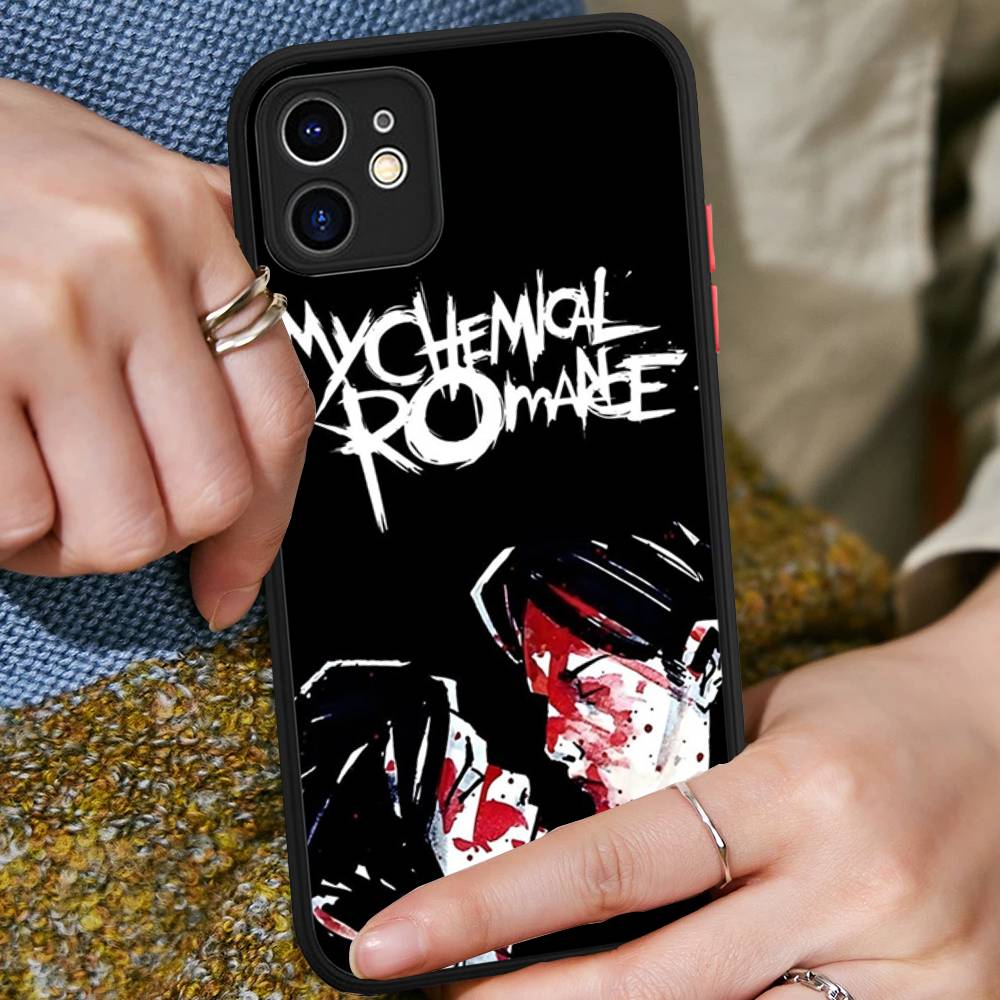Чехол-бампер My Chemical Romance Rock Band Матовый Защитный Чехол Для IPhone 16 15 14 13 12 11 Pro Max X XS MAX Защитный Чехол