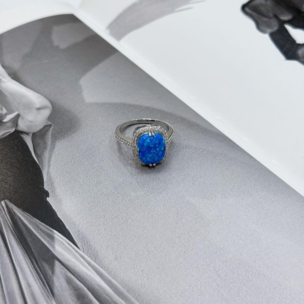 Серебряное кольцо с опалом 2.784ct, вес изделия 4,11 гр (2169949)