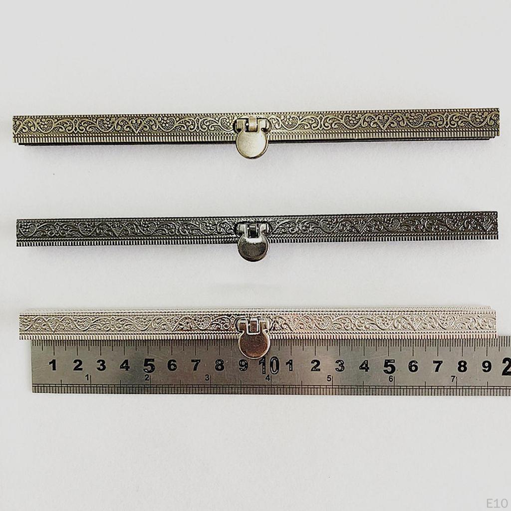 Для кошелька подходят украшения с металлическими ручками ручной работы