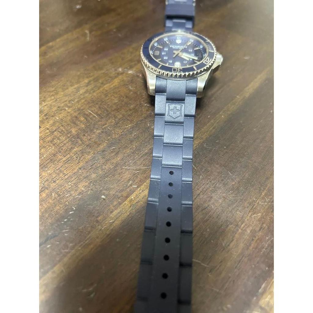 Подержанные дайверские часы Victorinox Maverick синие