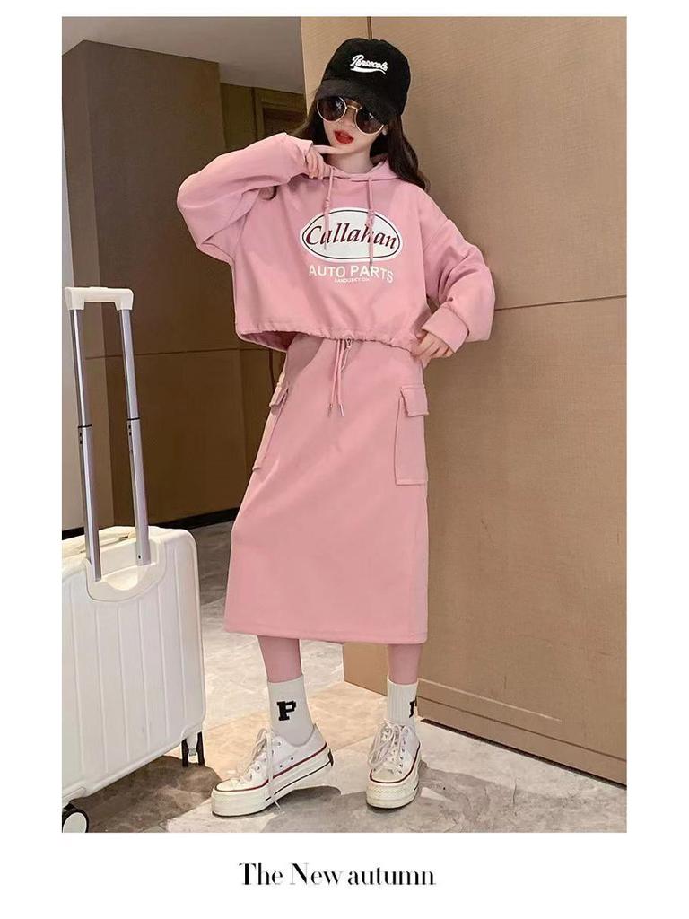 2024 г. Модное платье из двух частей для девочек в корейском стиле с капюшоном и юбкой на весну/осень