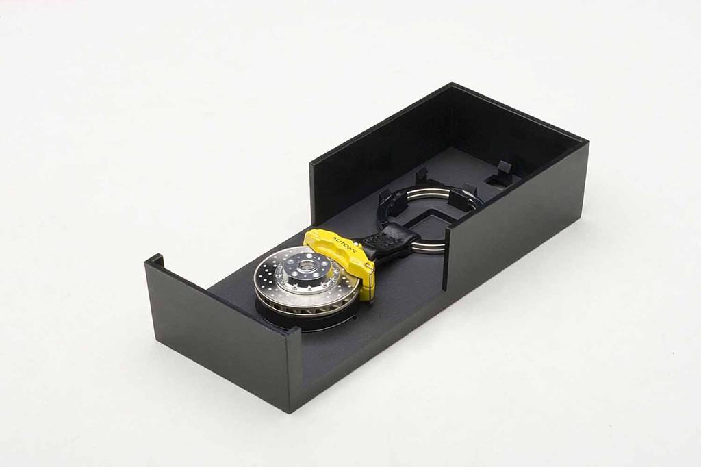 AUTOartDESIGN Брелок для тормозного диска Желтый суппорт Готовый продукт 6-POT