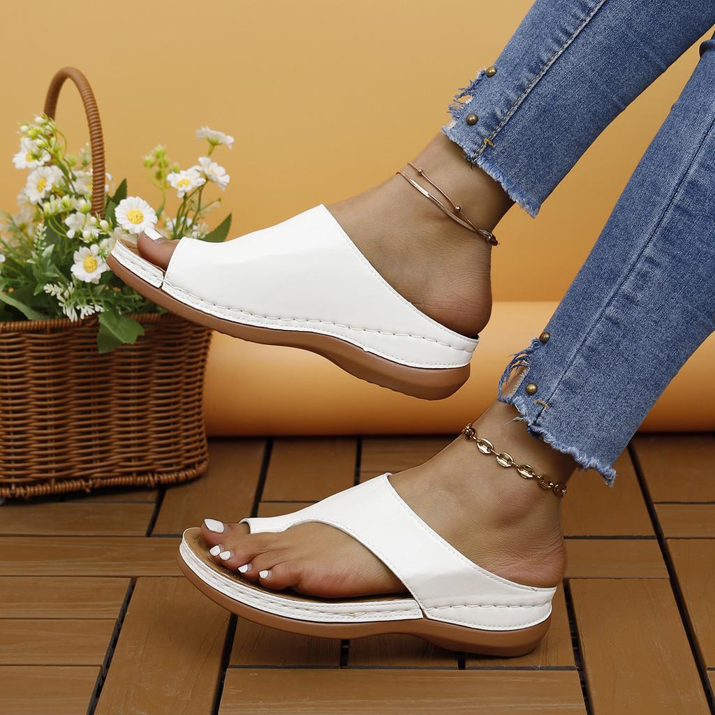 2024 Summer Solid Color Casual Comfortable Oversized Toe Slippers with Slope Heels Lightweight Retro Roman Women's Shoes