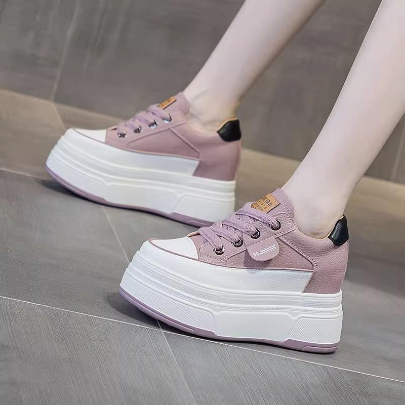 Женские туфли на платформе с увеличивающей высоту стелькой, кожаные белые туфли, ранняя весна, новые универсальные и легкие туфли для отдыха и занятий сноубордом