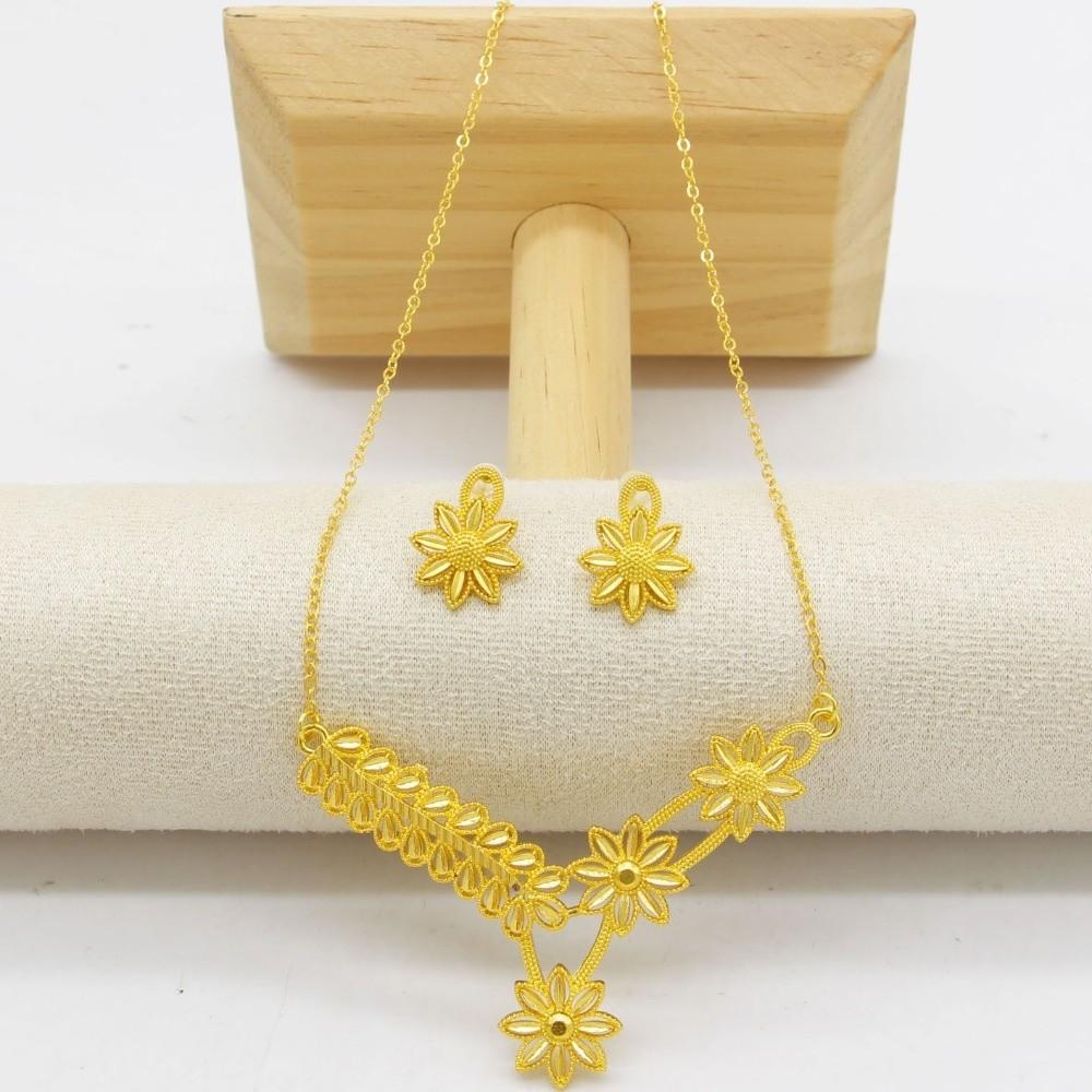 Dainty Flower Stud Earrings Elegant Necklace and Earrings Gold Plated Zinc Zinc Alloy Jewelry Set Bridal
