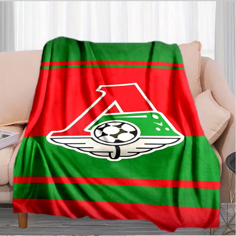 Green And Red Soccer Emblem Printed Throws Blanket Soft Flannel Blankets for Couch Bed Gifts for Men Women Picnic blanket Christmas gifts