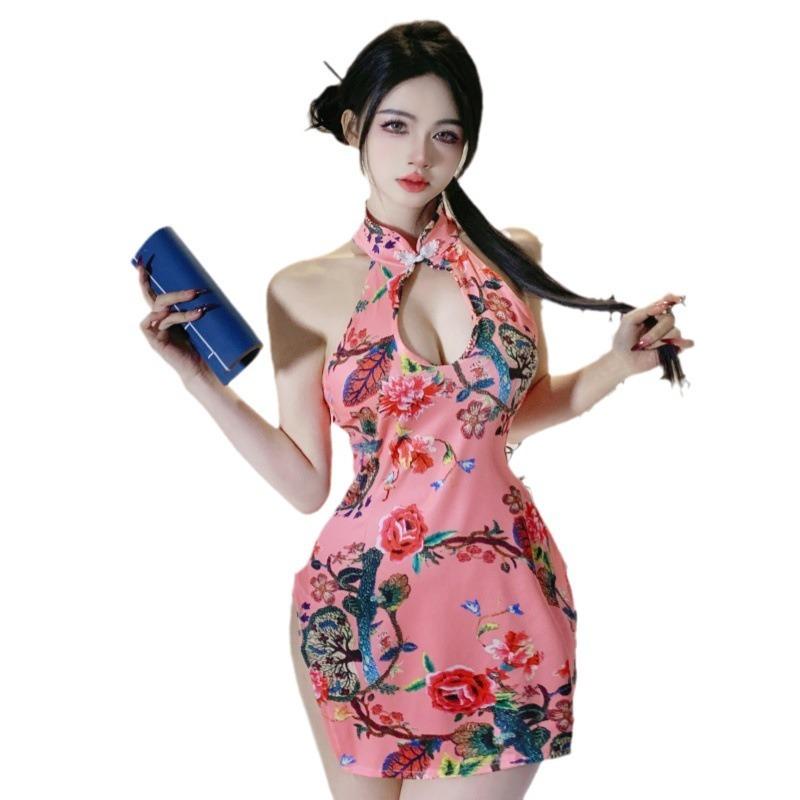 Sex underwear, uniform, pure desire retro printing hip-wrapped cheongsam set, temptation to hang the neck to avoid showing the chest
