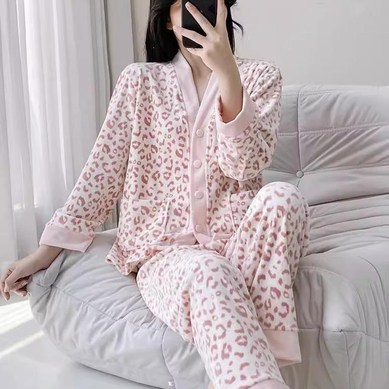 1011 New Island Velvet Women's Pajamas Pink Leopard Print Autumn and Winter Sweet Wind Long Sleeve Loose Large Size Loungewear Set