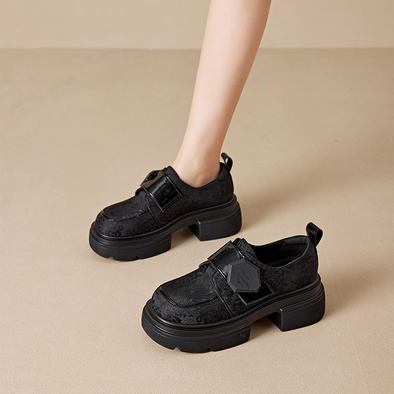 3222 женские повседневные туфли маленького размера, корейская версия лоферов на толстой подошве с внутренней платформой, женские туфли на липучке с цветочной вышивкой