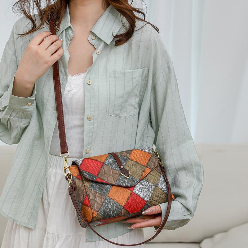 Маленькая сумка через плечо для женщин среднего и пожилого возраста, зимняя новая модная женская сумка через плечо из мягкой кожи с диагональным плетением 2024 года