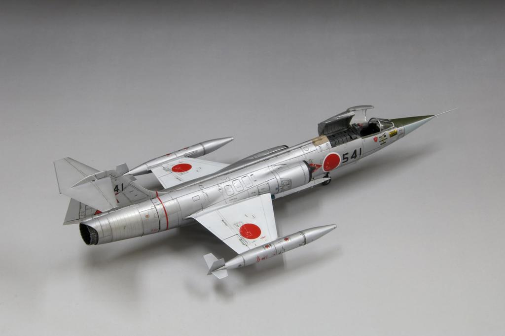 Fine Molds 1/72 Серия реактивных самолетов Силы самообороны Японии F-104J Истребитель "Эйко" Пластиковая модель FF07 (Самолет)