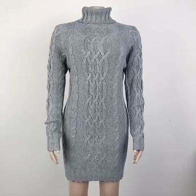 Тонкое трикотажное платье-свитер с длинным рукавом